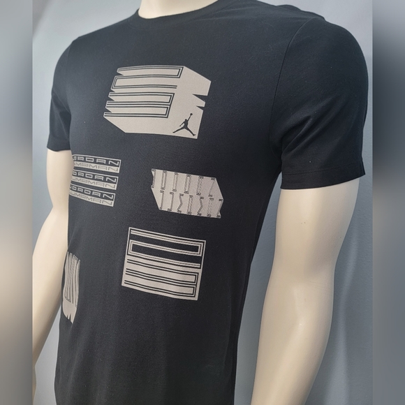 Jordan Air AJ11 GFX Short sleeves black t-shirt size small - Picture 4 of 9